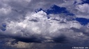 Mais pas pour longtemps, les nuages reviennent à nouveau bourgeonner.